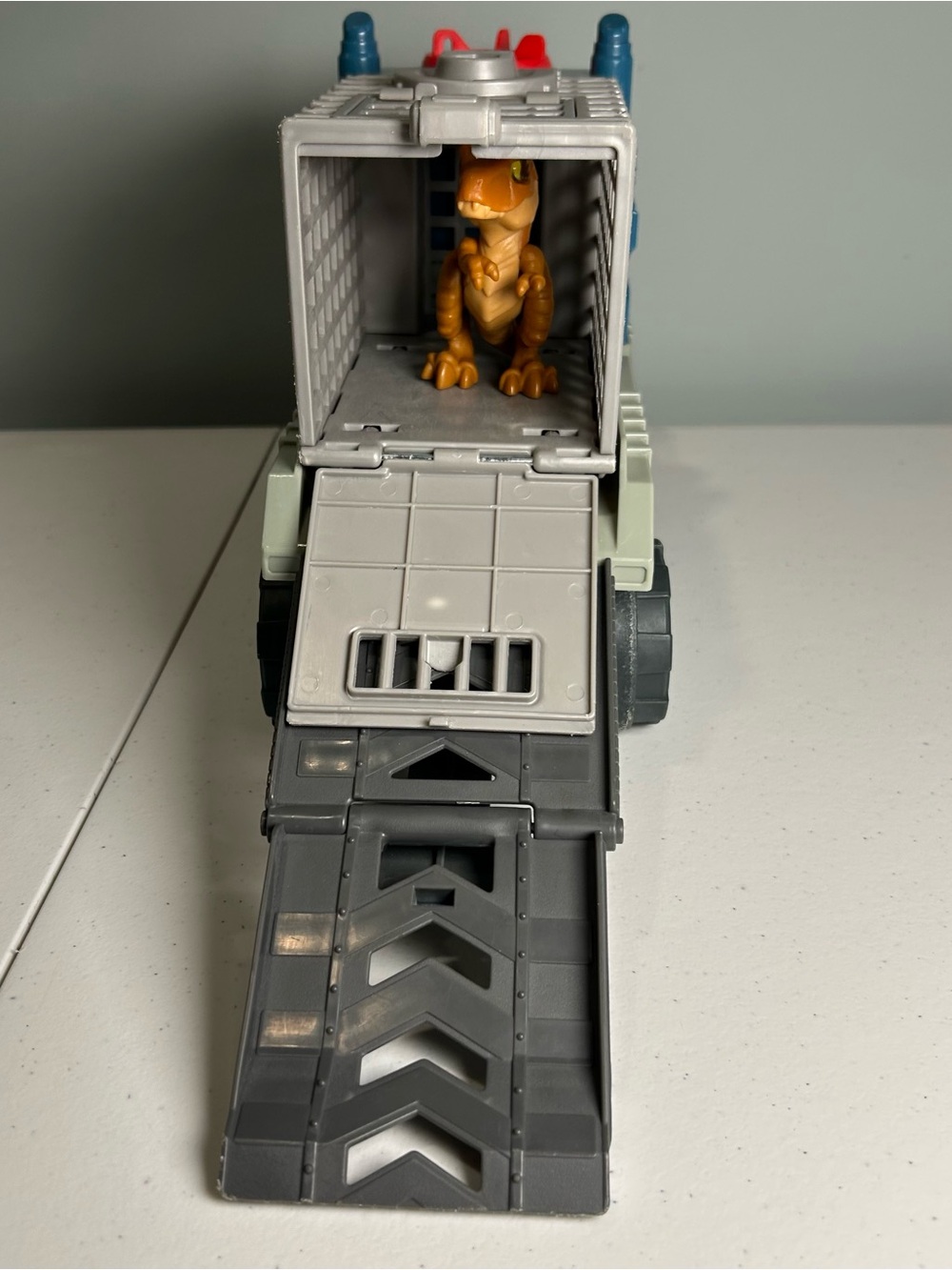 Imaginext 2017 Jurassic World Dino Hauler Truck & Action Figures Play Set - Picture 11 of 14